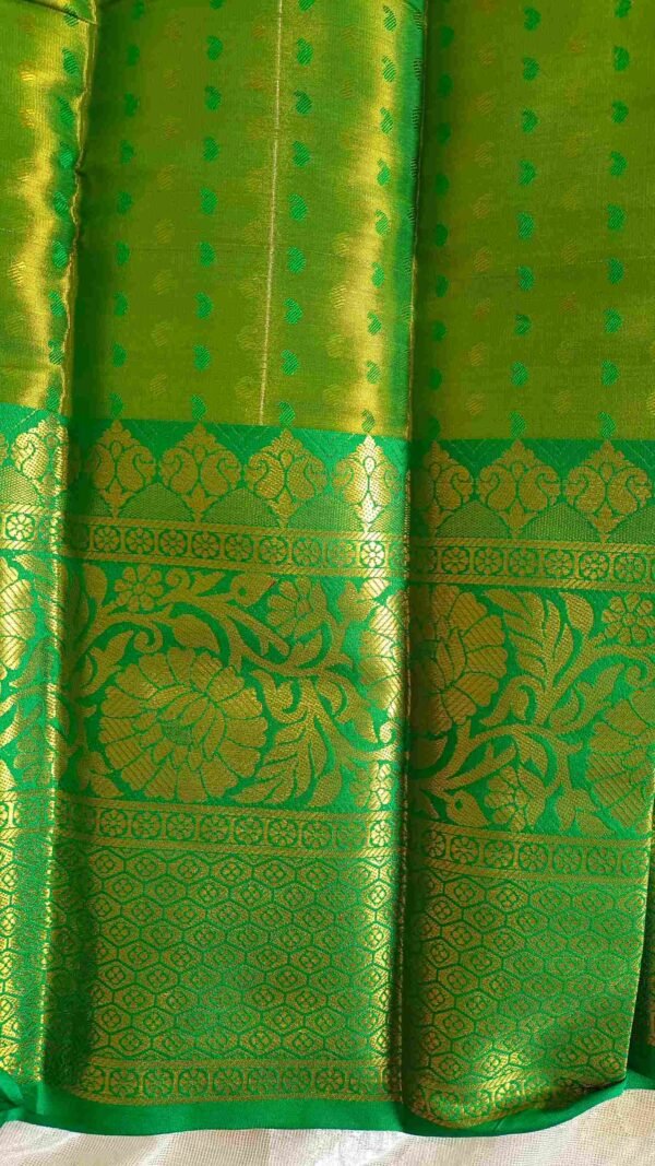 Green Kanjivaram Parrot Tissue Saree 3